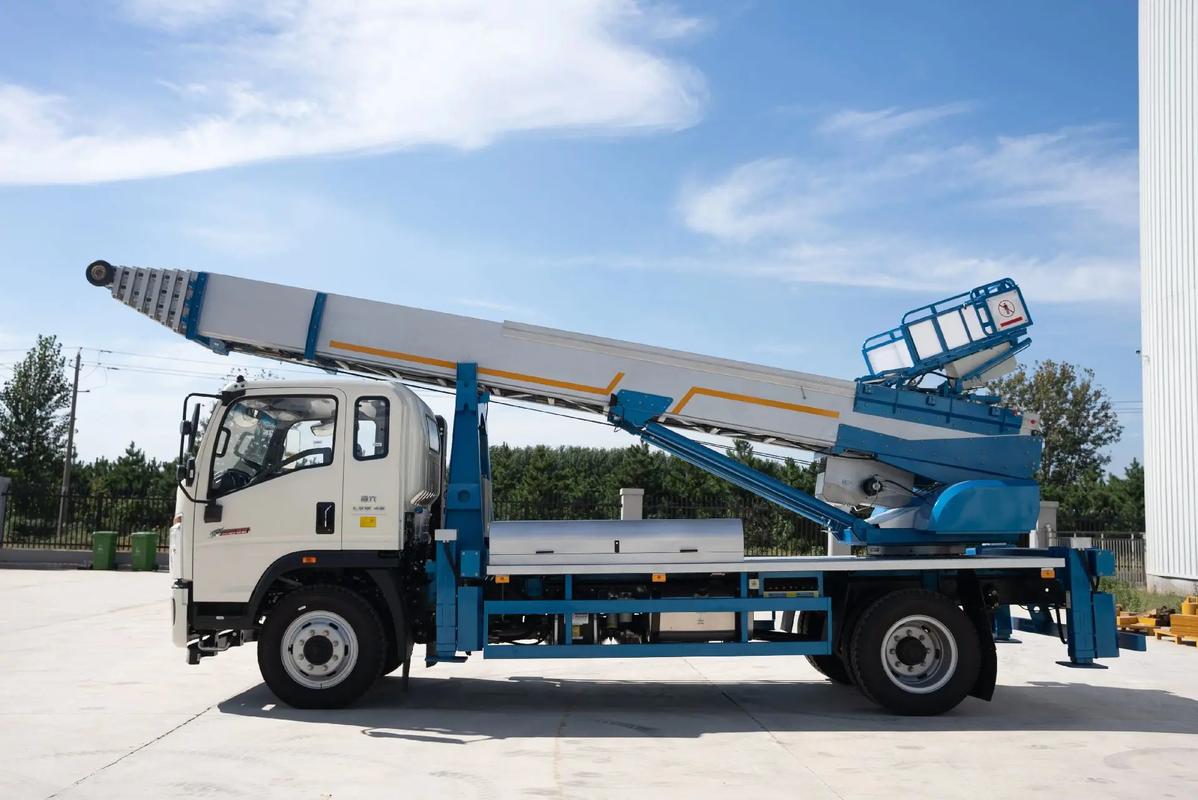 泸州云梯上料车租赁费用