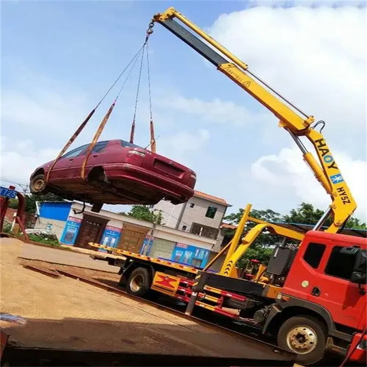 泸州吊车吊汽车的正确方法